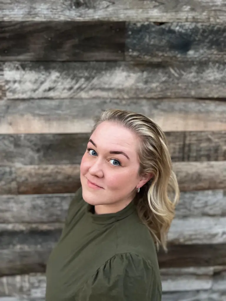 Photograph of author Aspen Andersen